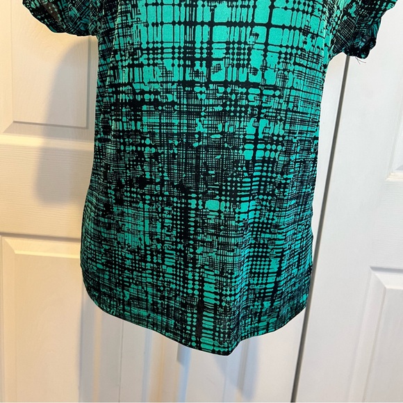π Jaclyn Smith Black and Green Blouse / Top / Shirt - Small - Picture 3 of 7